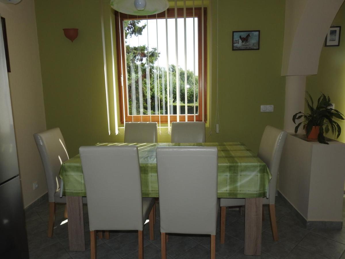Petra Apartmanhaz Badacsonytomaj Exterior foto