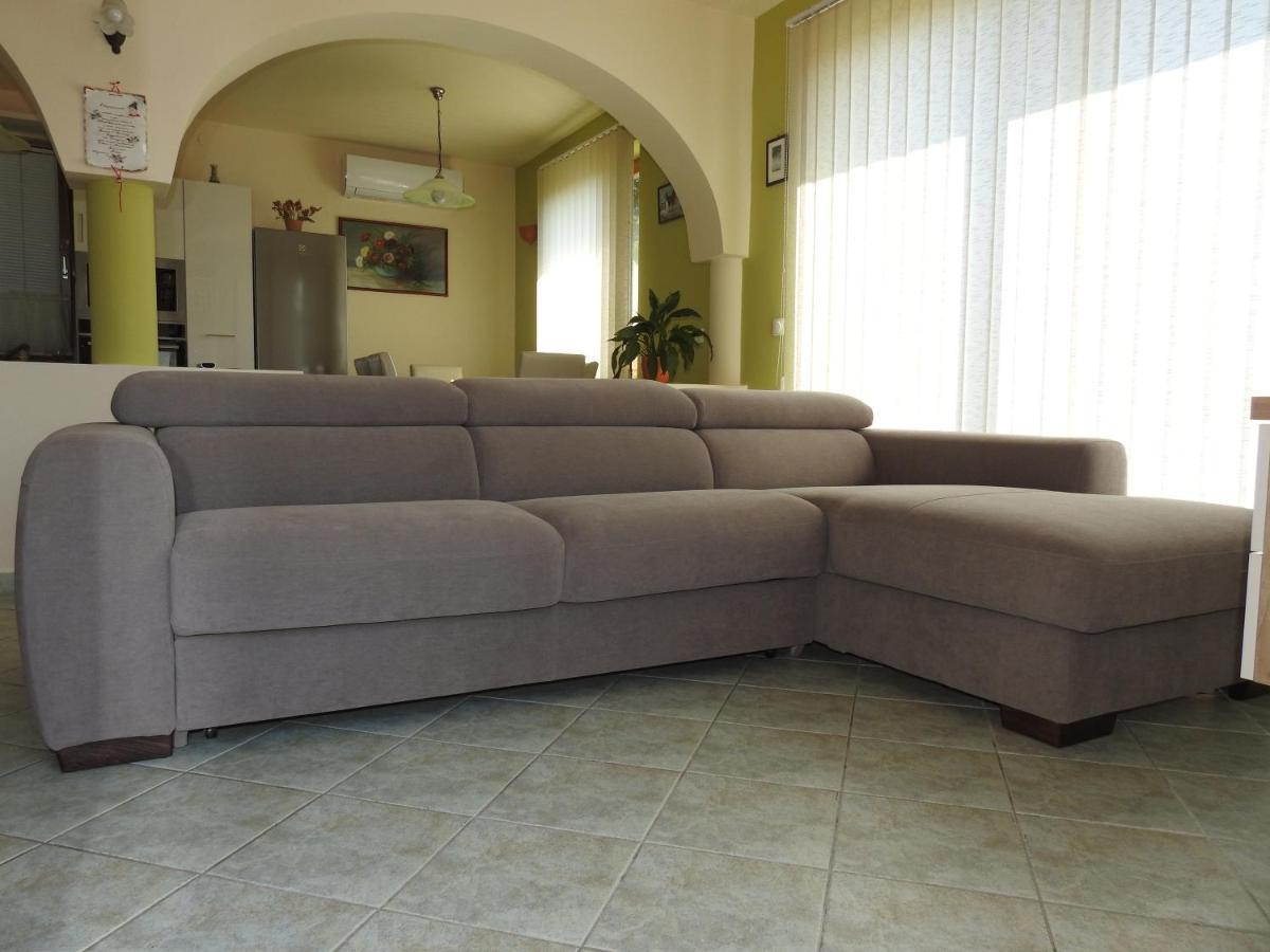 Petra Apartmanhaz Badacsonytomaj Exterior foto