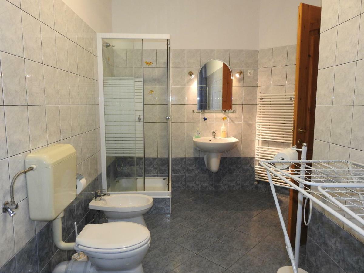 Petra Apartmanhaz Badacsonytomaj Exterior foto